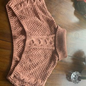Knitted cropped turtleneck sweater